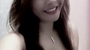 gái xinh khoe hàng dâm vú to