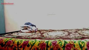 Cắm dương vật vào lồn em đâm sâu từng nhát em khóc thét