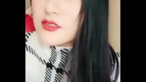 Gái xinh khoe hàng múp nước nứng lồn