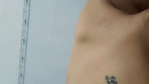 Em gái bướm dâm cứ thích bú cu cho bằng được