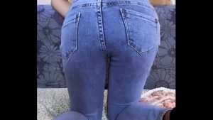 Cô em nứng nghịch lồn dâm đãng phê pha