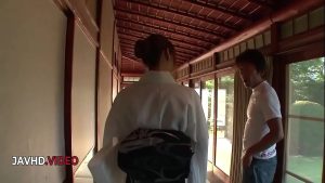 Gạ chịch cô nhân viên hư đốn nứng nừng